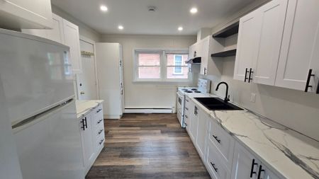 96 Emily Street - Apt - 4, Orillia, ON L3V 5V1 - Photo 3