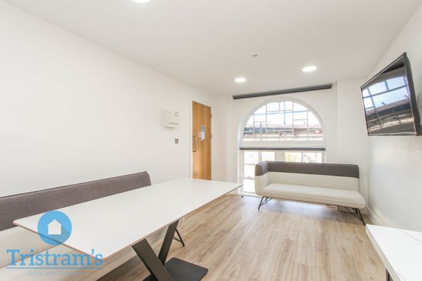 4 bed Apartment for Rent - Photo 1