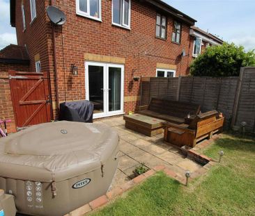 2 bedroom end of terrace house to rent - Photo 5