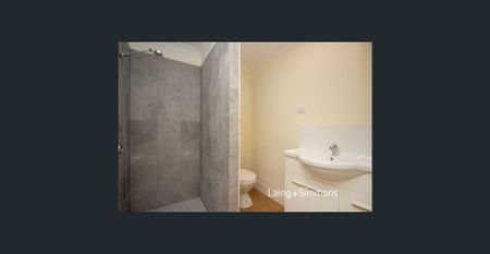 Large Family Home! - Photo 5