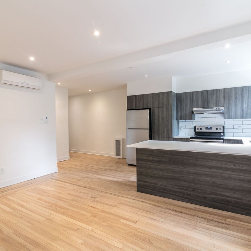 2105 Chomedey Street - Photo 1