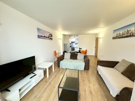 2 bedroom flat to rent - Photo 2