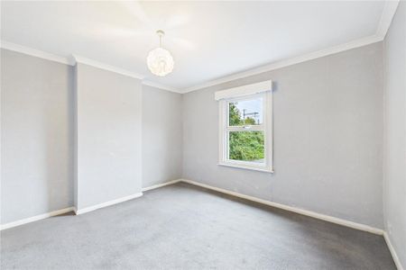 2 bedroom end of terrace house to rent - Photo 5