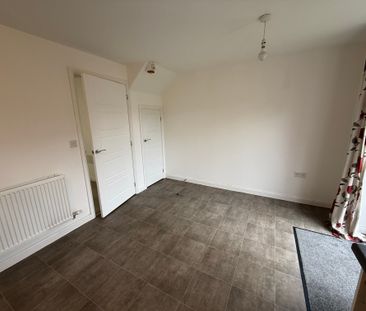 3 bedroom house to rent Selsby Close, Nottingham, Nottinghamshire, NG8 - Photo 3