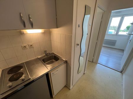 Location Appartement 1 pièce 16m² CLERMONT FERRAND 63000 - Photo 2