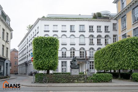 Luxueus appartement in een historisch gebouw in hartje Antwerpen. - Photo 5