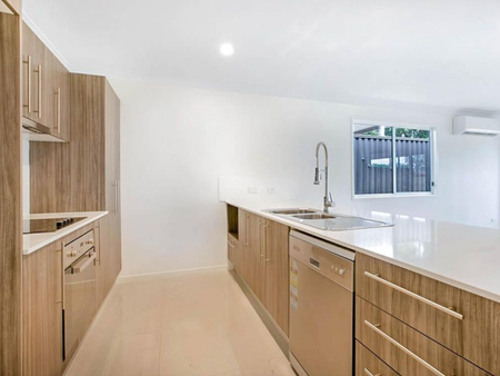 39 Shepherd Street, Wynnum, QLD 4178 - Photo 4