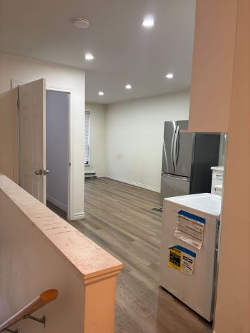 For Lease - 422 Queen St W Street Unit# Upper Unit, Toronto, Ontario - Photo 4