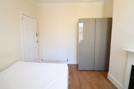 Room in a Shared House, Eric St, E3 - Photo 3