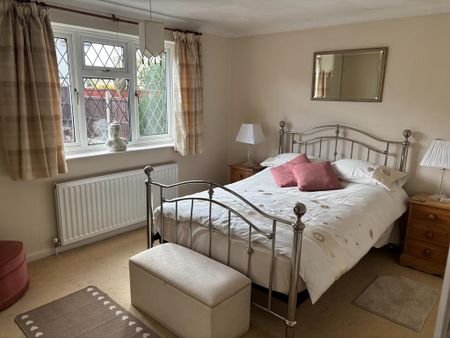 3 bedroom bungalow to rent - Photo 2