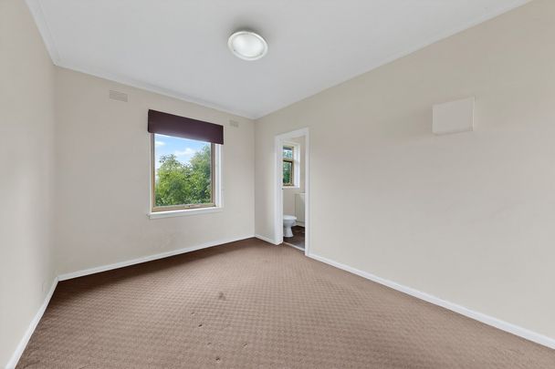 Private and Secure Apartment - Photo 1