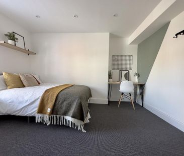 1 bedroom in a house share to rent - Photo 2