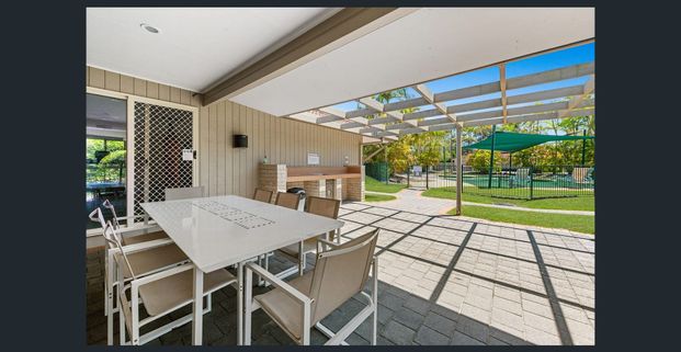 BEAUTIFUL 3 BEDROOM TOWNHOUSE WITH POOL, SAUNA, TENNIS COURT, GYM - Photo 1