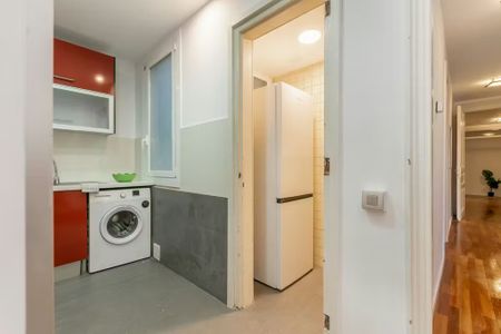 Carrer del Rosselló, Barcelona, Catalonia 08008 - Photo 4