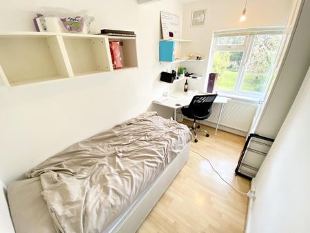 5 bedroom detached house to rent - Photo 5