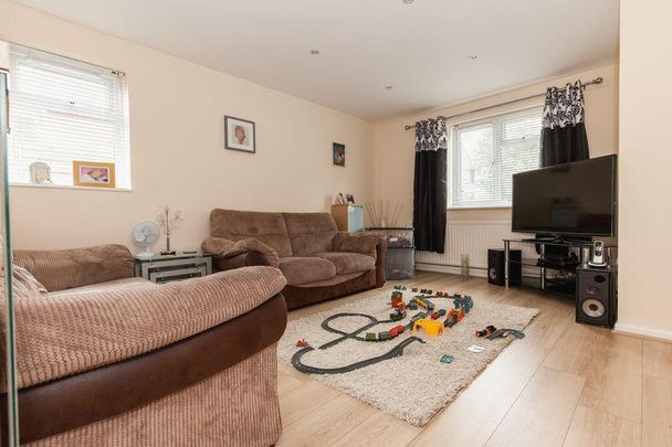 3 bedroom detached house to rent - Photo 1