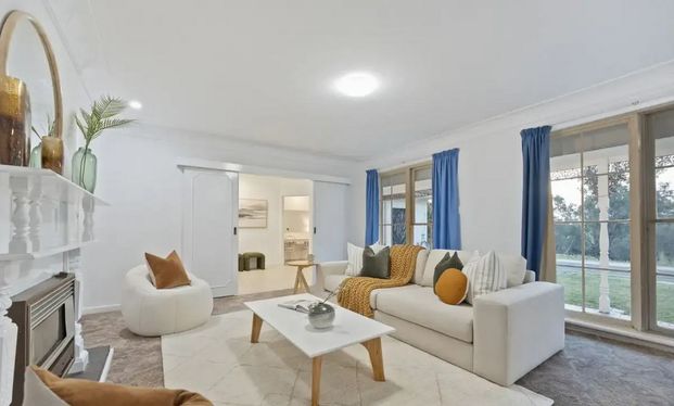 Large Family Home- Lawn Mowing & Pool Care Included - Photo 1