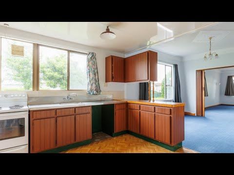Four Bedroom Centrally Located. - Photo 1