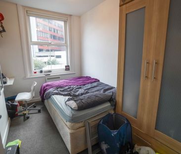 3 Bedroom Flat To Rent in Lansdowne - £1,350 pcm Tenancy Info - Photo 5