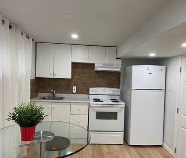 For Lease - 98 Avondale Avenue Unit# Lower, Toronto, Ontario - Photo 4