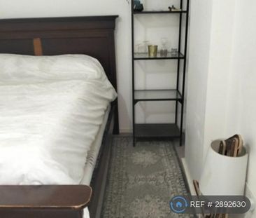 1 bedroom in a flat share to rent - Photo 4