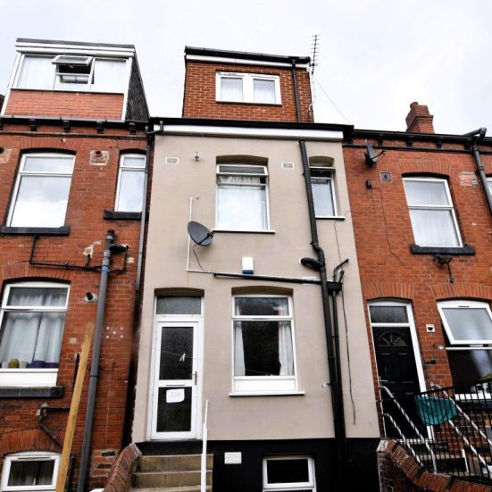 1 bedroom Flat in Harold Grove, Leeds - Photo 1