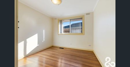 Ideal Family Home - Photo 3