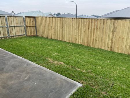 Large Family Home - Photo 2