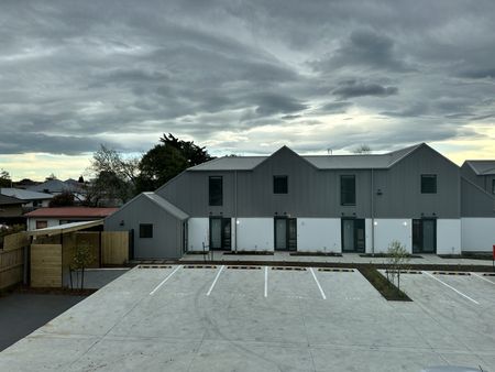 2/30 Frederick Street, Waltham - Photo 3