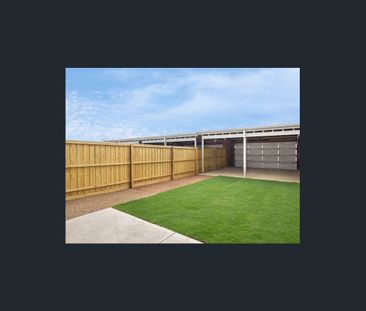 Four Bedroom Townhouse - Photo 3