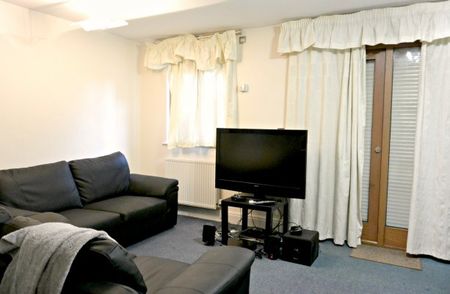 2 Bedrooms Railway Apartments - Photo 5