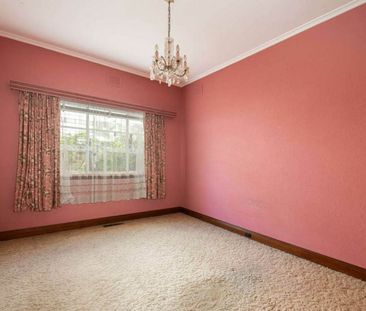 AFFORDABLE LIVING! - Photo 2