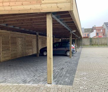 TE HUUR: Centraal gelegen 2-slaapkamer-appartement met tuin en carport. - Photo 5