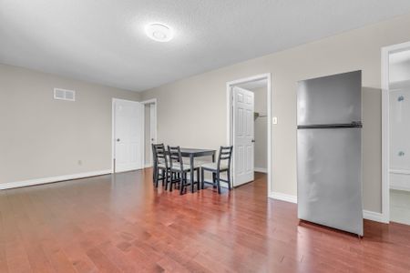 For Lease - 734 Woburn Woods Lane Unit# upper unit, Mississauga, Ontario - Photo 3