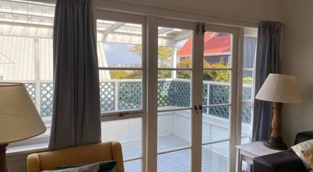 Character 2 Bedroom Cottage - Photo 3