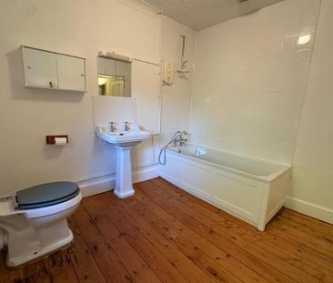 5 bedroom detached house to rent - Photo 6