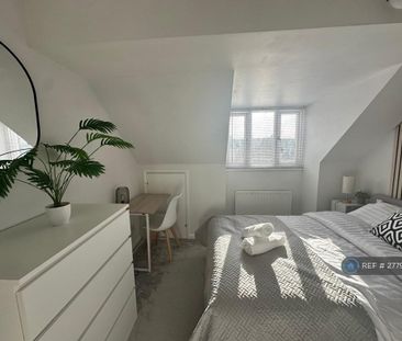 1 bedroom in a house share to rent - Photo 3