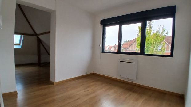 Location Appartement 5 pièces 77m² PECQUENCOURT 59146 - Photo 1