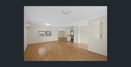 Beautiful Easily Maintained Lowset! - Photo 5