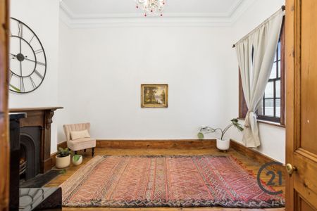 3 Bedroom Modern Character Terrace Residence! - Photo 3