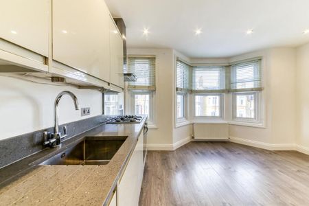 2 bedroom flat to rent - Photo 4