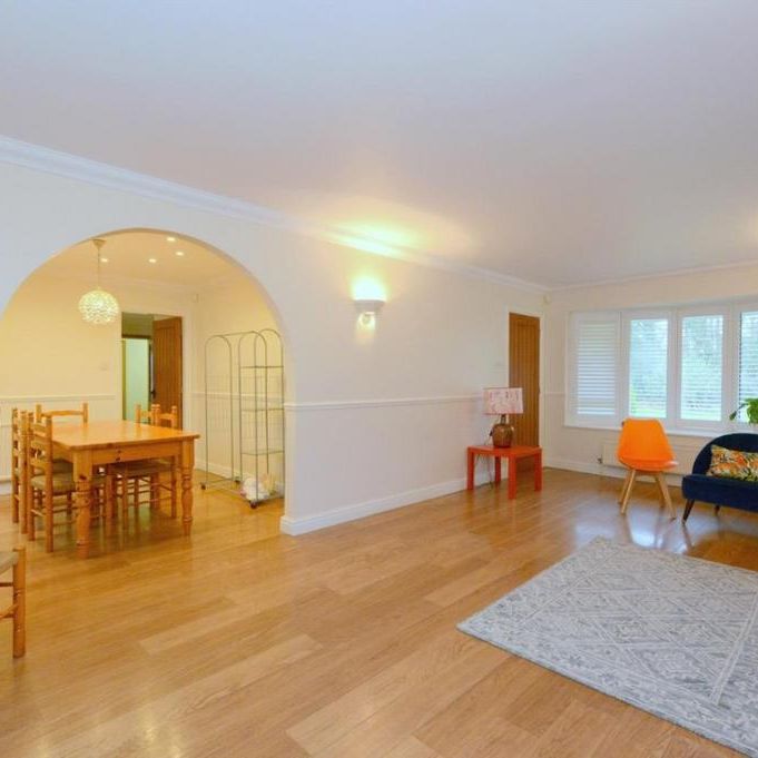 5 bedroom detached house to rent - Photo 1