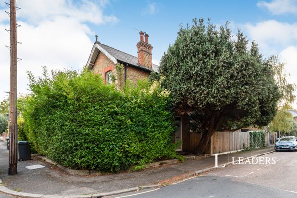 2 bedroom apartment to rent Piper Road, Kingston upon Thames, KT1 - Photo 1