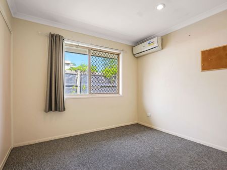 Beautiful 4 bedroom house in Acacia Ridge Call Lin today 0451361818 for inspection - Photo 3