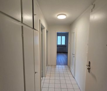 Renovierte 3 Zimmer Wohnung mit Balkon in Baar - Foto 4