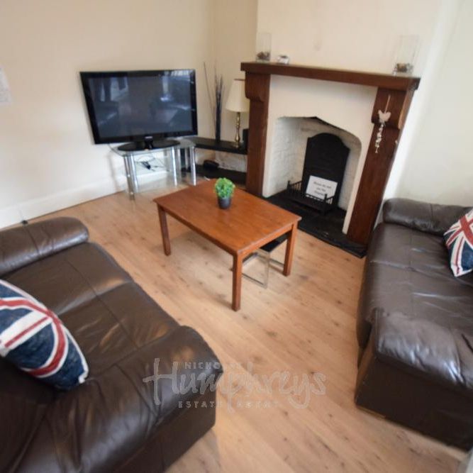 4 bedroom terraced house to rent - Photo 1