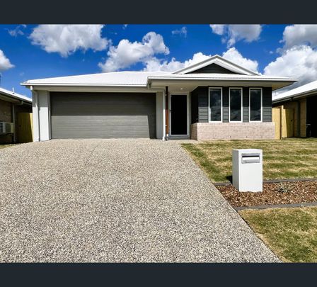 18 Flame Tree Road, Cotswold Hills, Qld 4350 - Photo 1