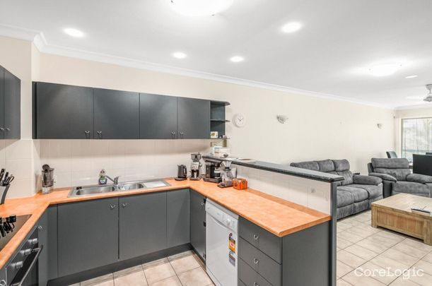 White Rock - Photo 1