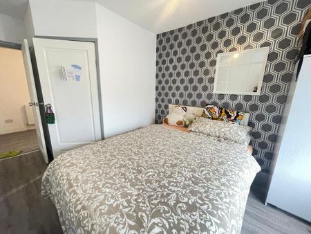 4 bedroom maisonette to rent - Photo 5