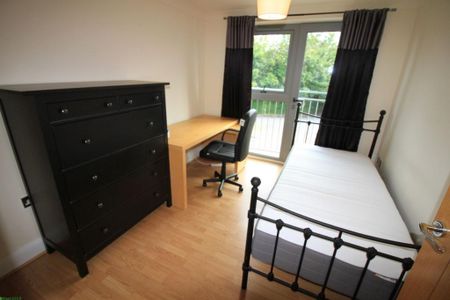 3 bedroom detached house to rent - Photo 3